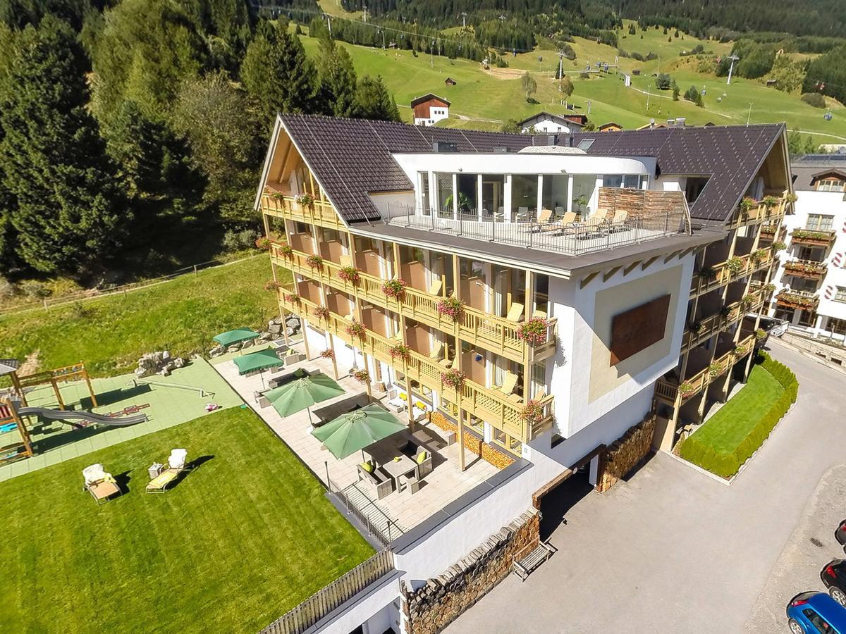 Natuerlich Hotel Mit Charakter Fiss Exterior foto