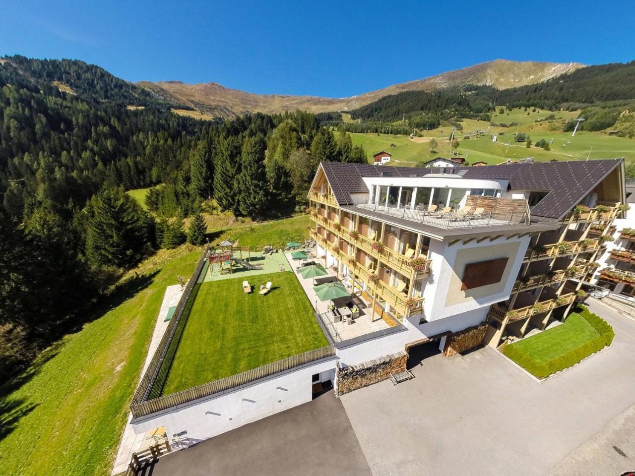 Natuerlich Hotel Mit Charakter Fiss Exterior foto